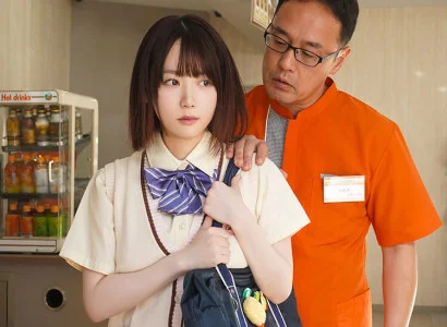 Người quản lý đối phó với em gái ăn cắp vặt trong cửa hàng