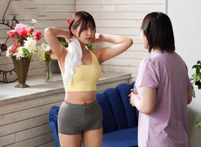 Em gái mảnh mai đi tập yoga và bị bất ngờ chén
